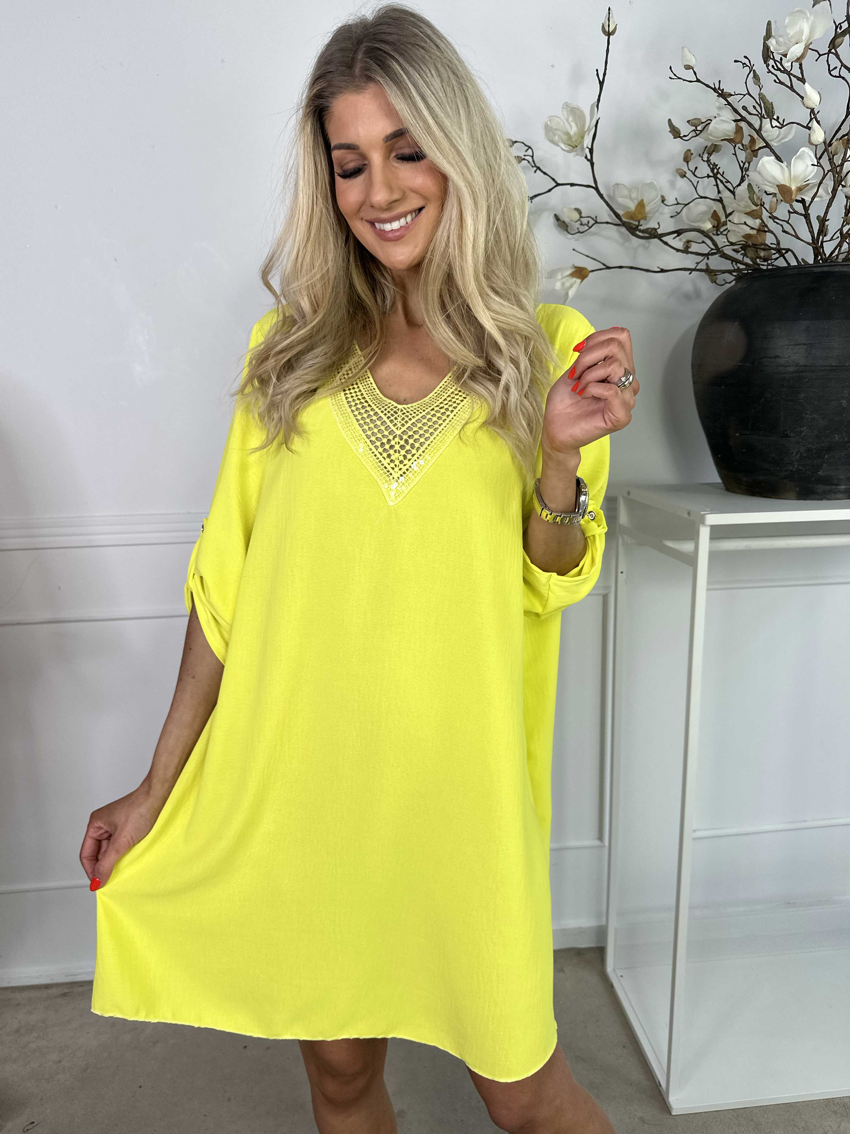 Lily - Tunikaklänning i viskos med V-ringning och paljetter